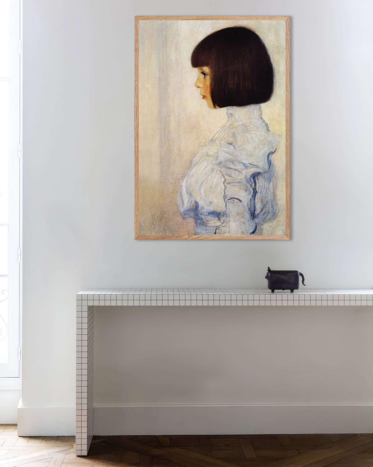 Poster Porträtt av Helene Klimt (1898) av Gustav Klimt med ram i naturträ