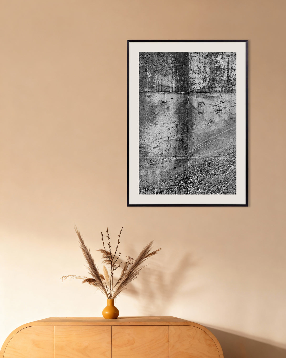 Poster ”Rå betongväggstruktur”, med metallram