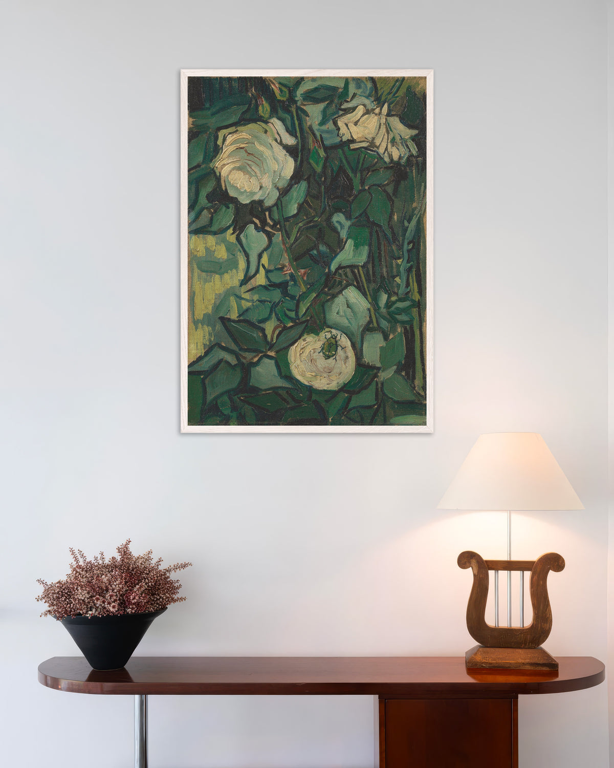 Poster med Rosbuske med en skalbagge (1889) av Vincent van Gogh, med vit träram