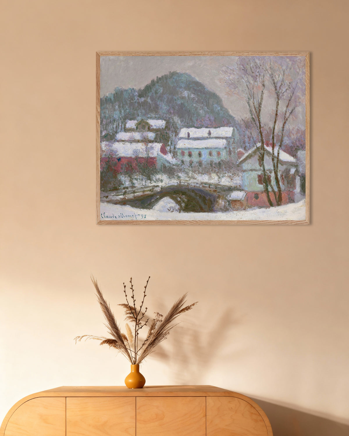 Poster Sandvika, Norge, snöeffekt (1895) av Claude Monet med ram i naturträ