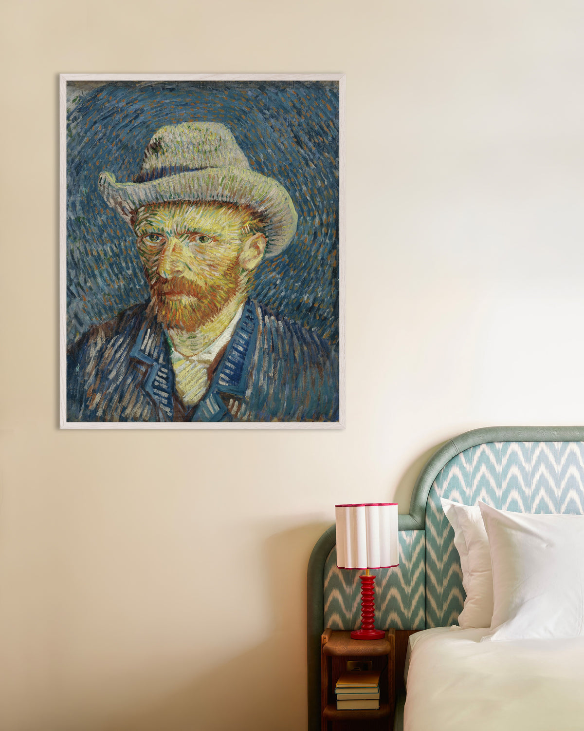 Poster av Självporträtt med grå filthatt (1887) av Vincent van Gogh, med vit träram
