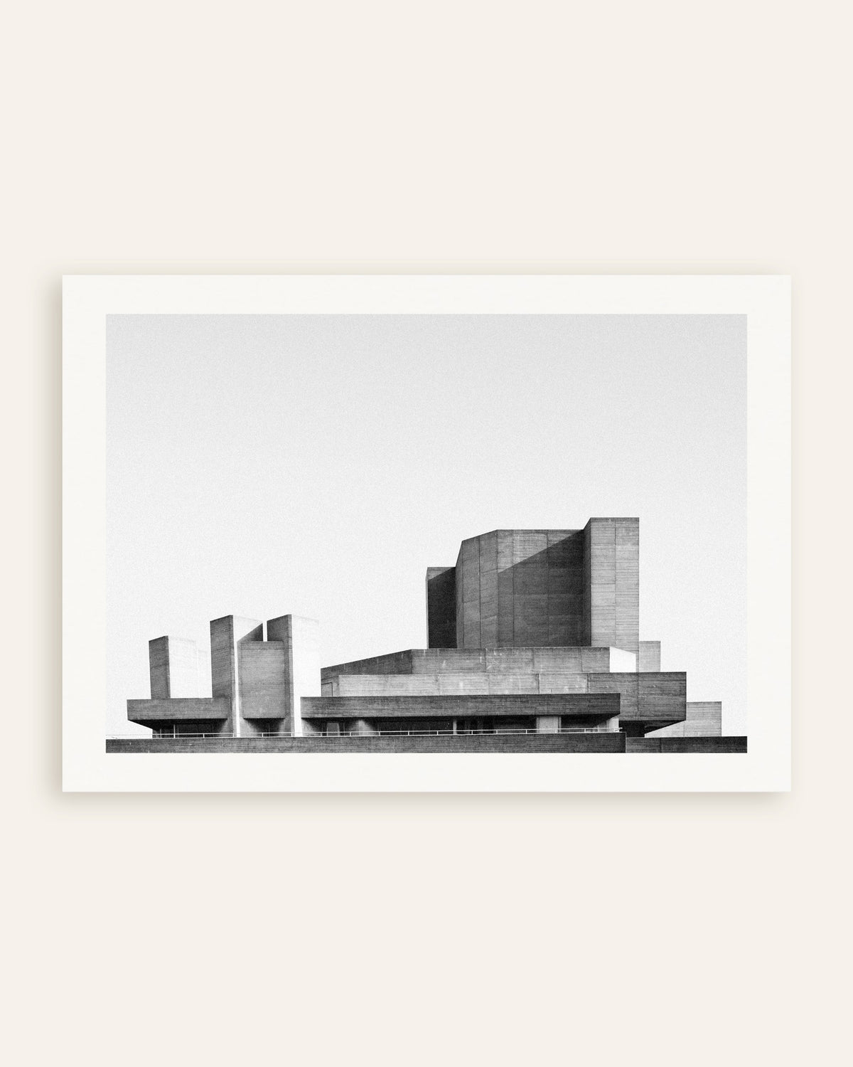 Poster ”Staplade terrasser i en teater av betong”, miniatyr