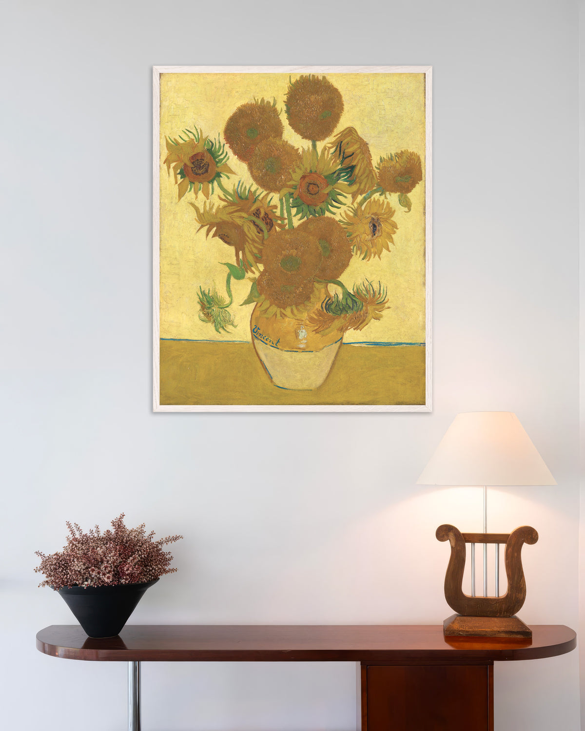 Poster med Solrosor (1888) av Vincent van Gogh, med vit träram