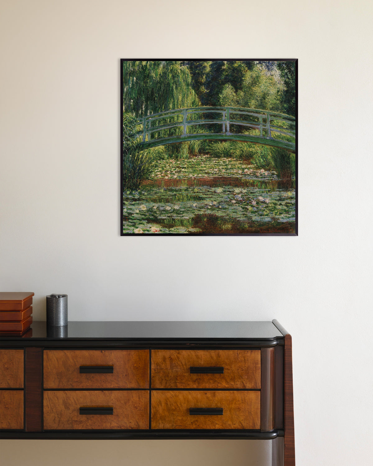 Poster Den japanska bron och näckrosdammen, Giverny (1899) av Claude Monet med metallram