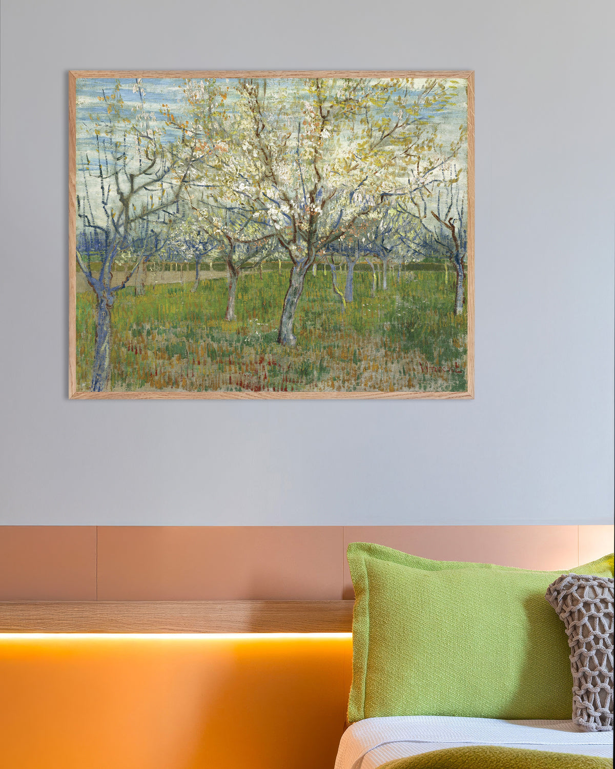 Poster av Den rosa fruktträdgården (1888) av Vincent van Gogh, med ram i naturträ
