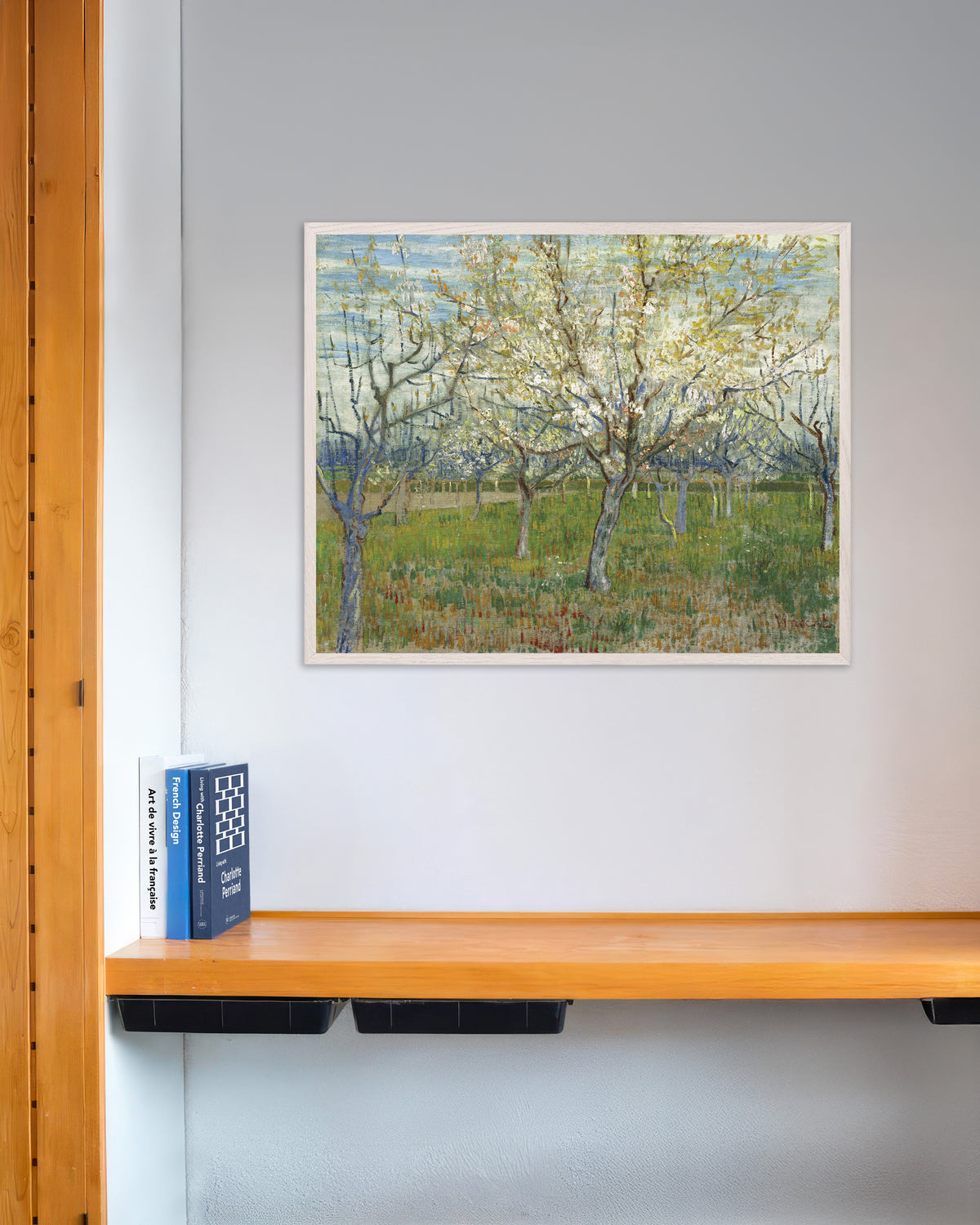 Poster av Den rosa fruktträdgården (1888) av Vincent van Gogh, med vit träram