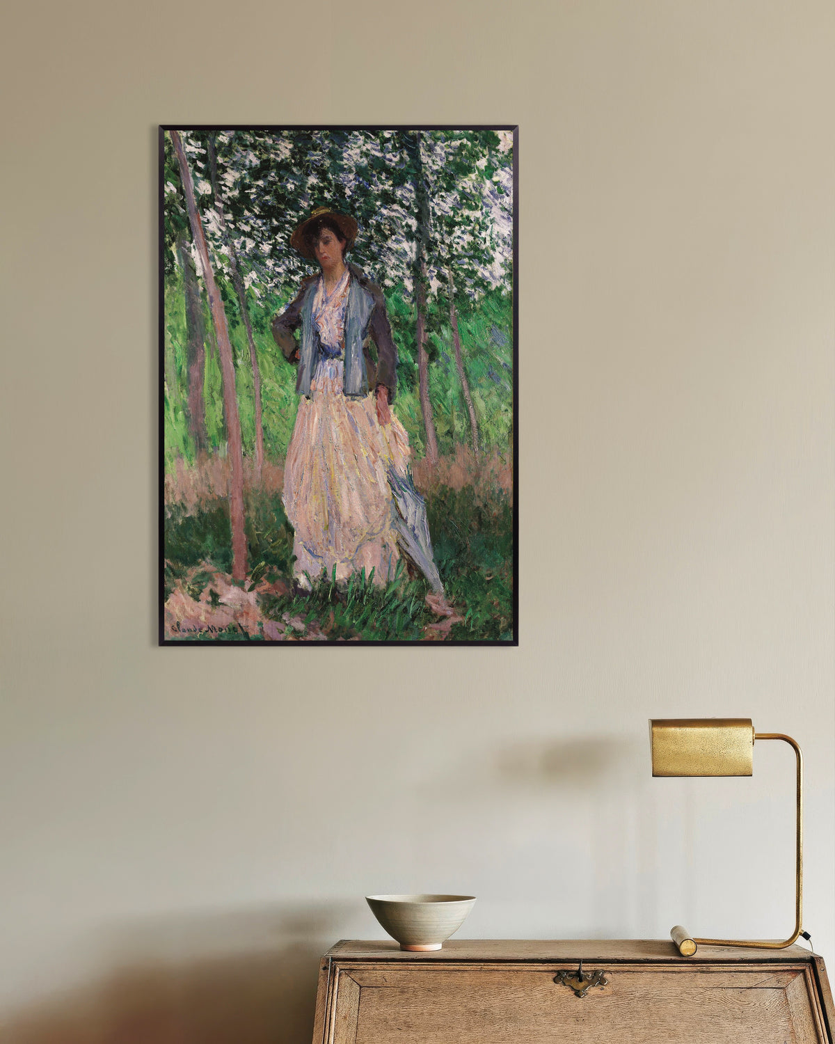 Poster Promenerande kvinna, Suzanne Hoschedé (1887) av Claude Monet med metallram