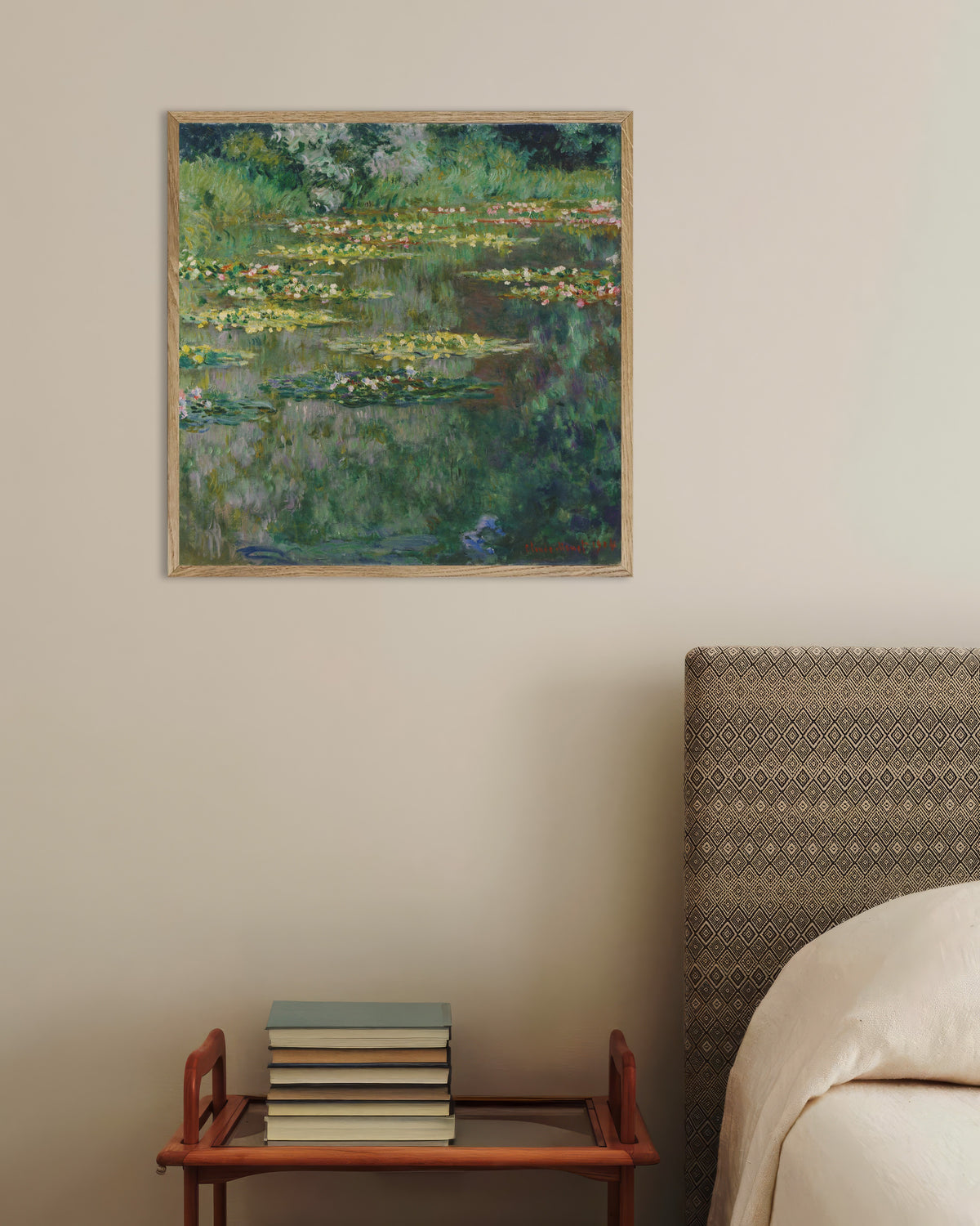 Poster Näckrosdammen (1904) av Claude Monet med ram i naturträ