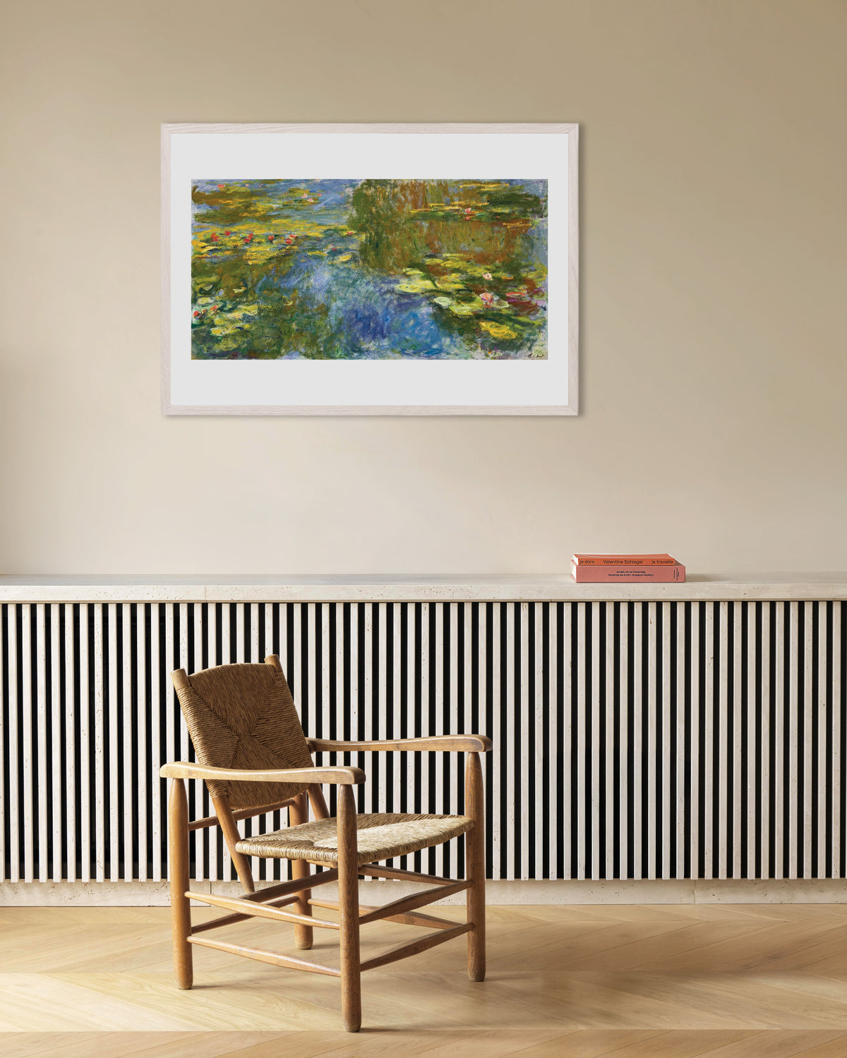 Poster Näckrosdammen (ca 1917–1919) av Claude Monet med vit träram