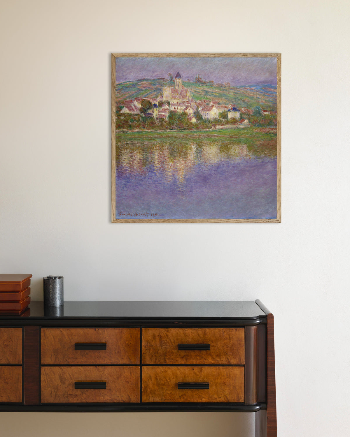 Poster Vétheuil (1901) av Claude Monet med ram i naturträ