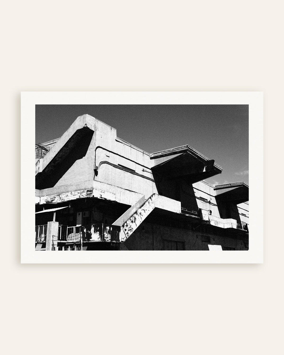 Poster ”Väderbiten betongpaviljong”, miniatyr