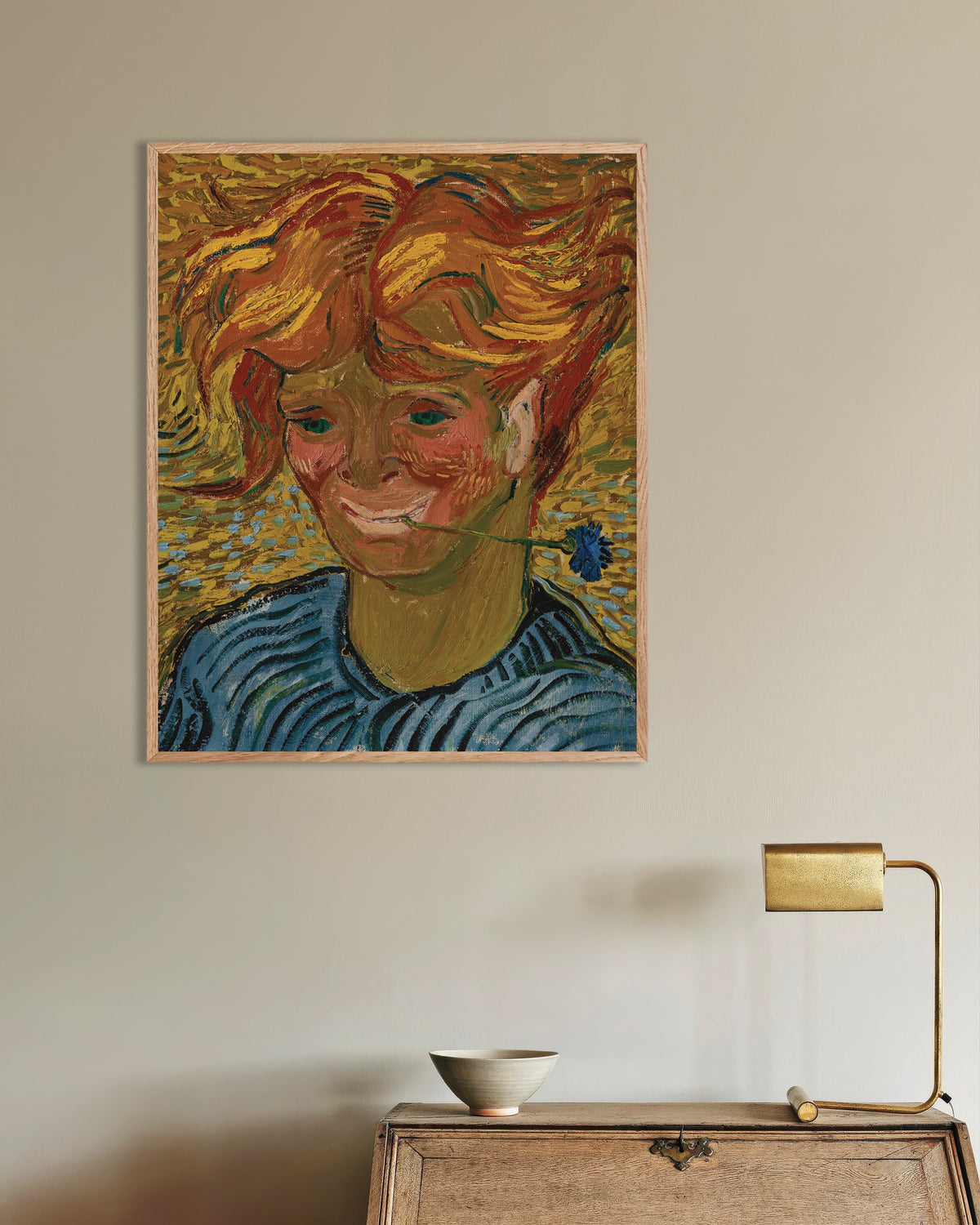 Poster med Ung man med en blåklint (1890) av Vincent van Gogh, med ram i naturträ